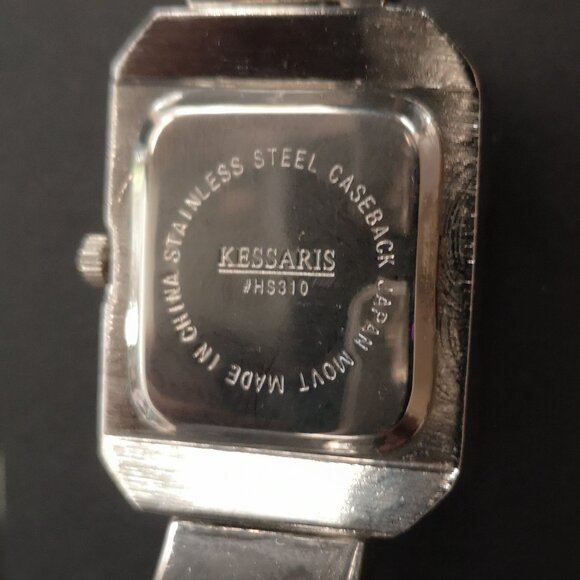 Kessaris Quartaz Watch with Interchangeable Multicolor Face Covers - Picture 4 of 4